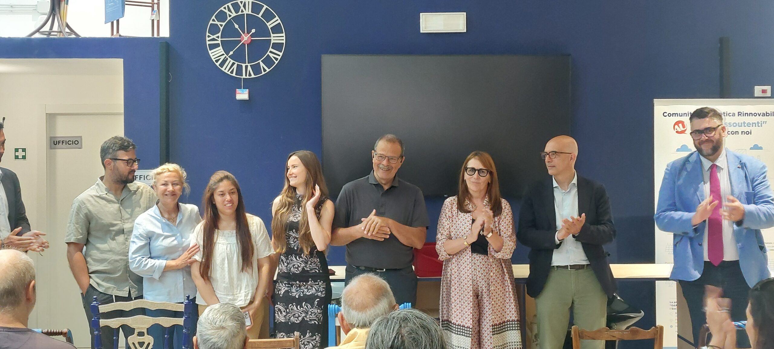 Brindisi finale con le istituzioni